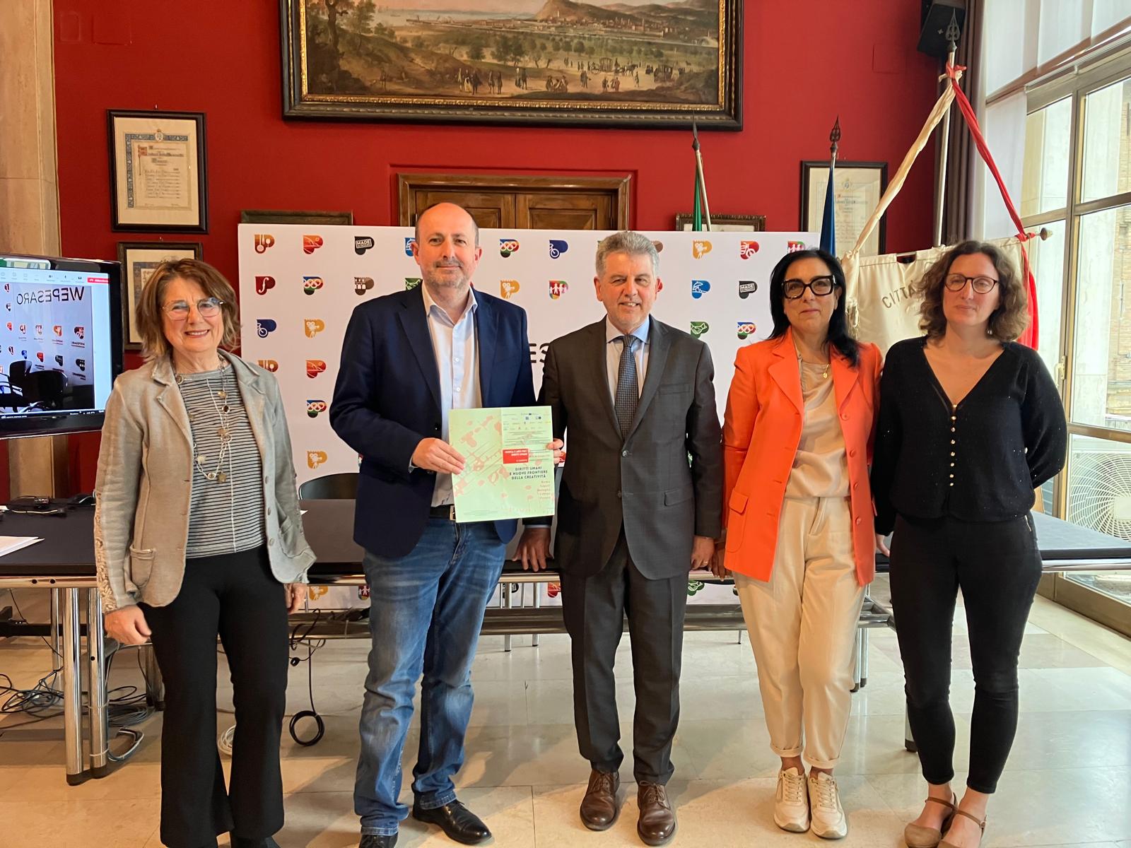 Marta Mancini presidente Ente Concerti, Daniele Vimini vicesindaco e assessore alla Cultura del Comune di Pesaro, Alessandro Valenti presidente di Ente cespia di Roma e curatore scientifico del progetto, prof.ssa Antonella Micaletti/Accademia di Belle Arti di Urbino, Chiara Galli direttrice di LiberaMusica.