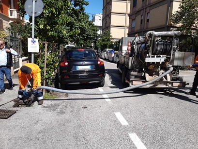 La pulizia delle caditoie