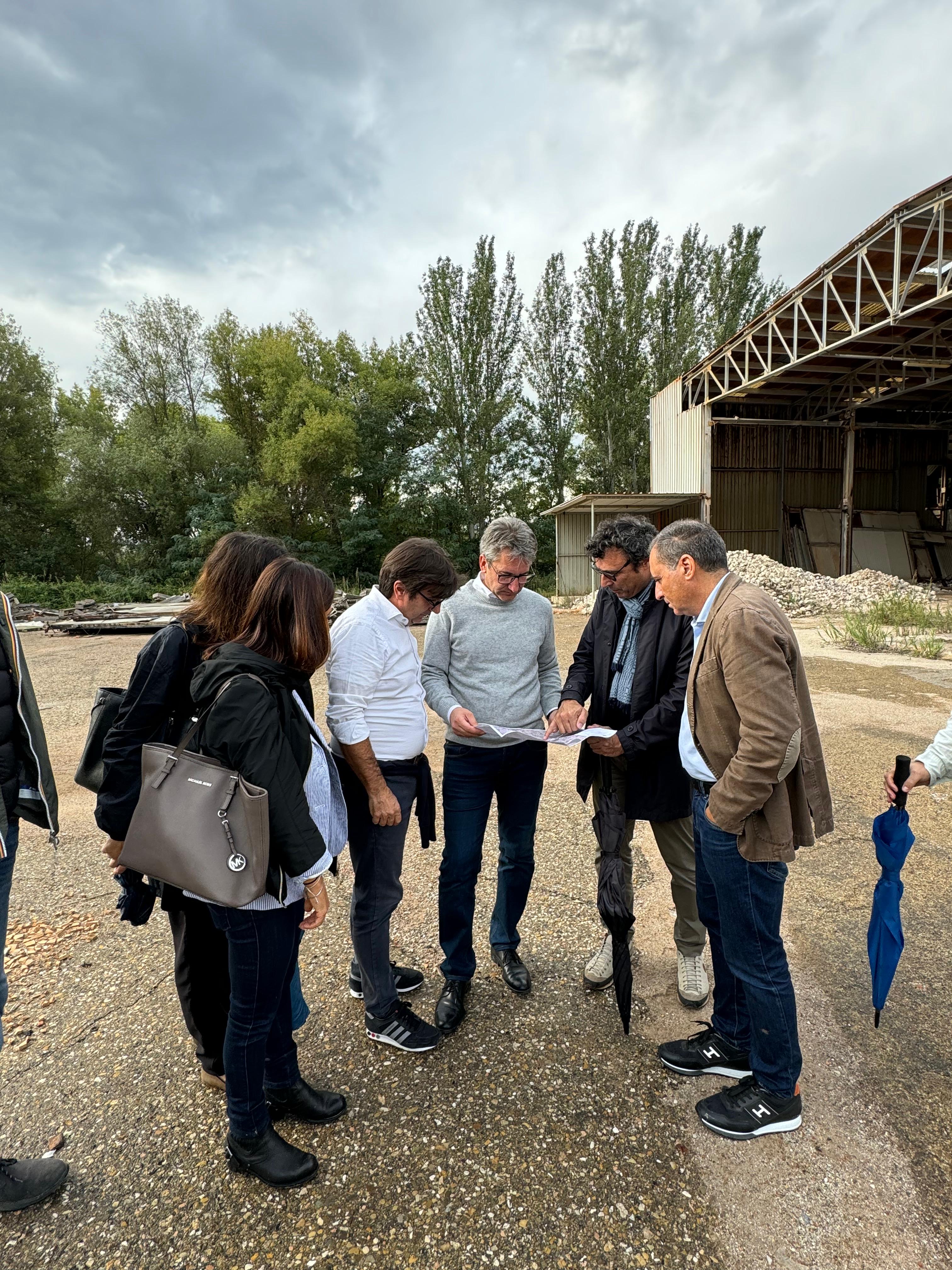 In foto, da sinistra, l'assessora Della Dora, Mengucci, il sindaco Biancani, l'assessore regionale Baldelli e i tecnici.
