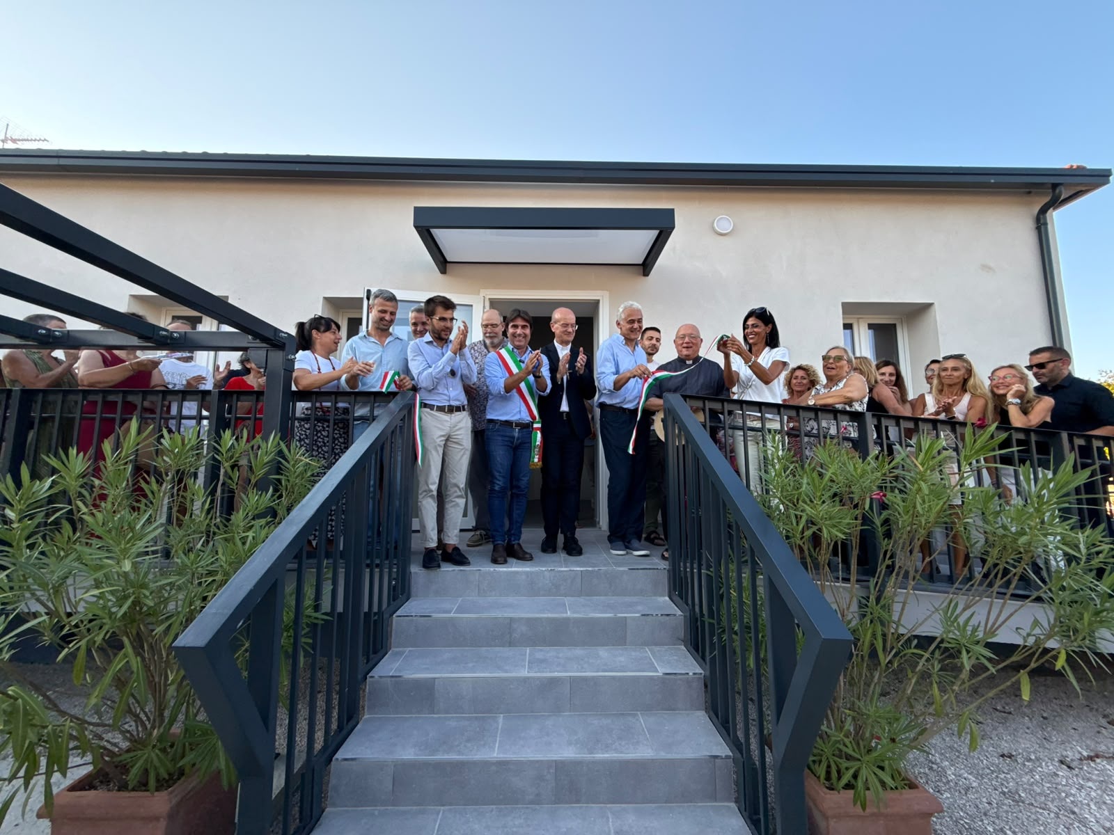 Taglio del nastro stazione di posta