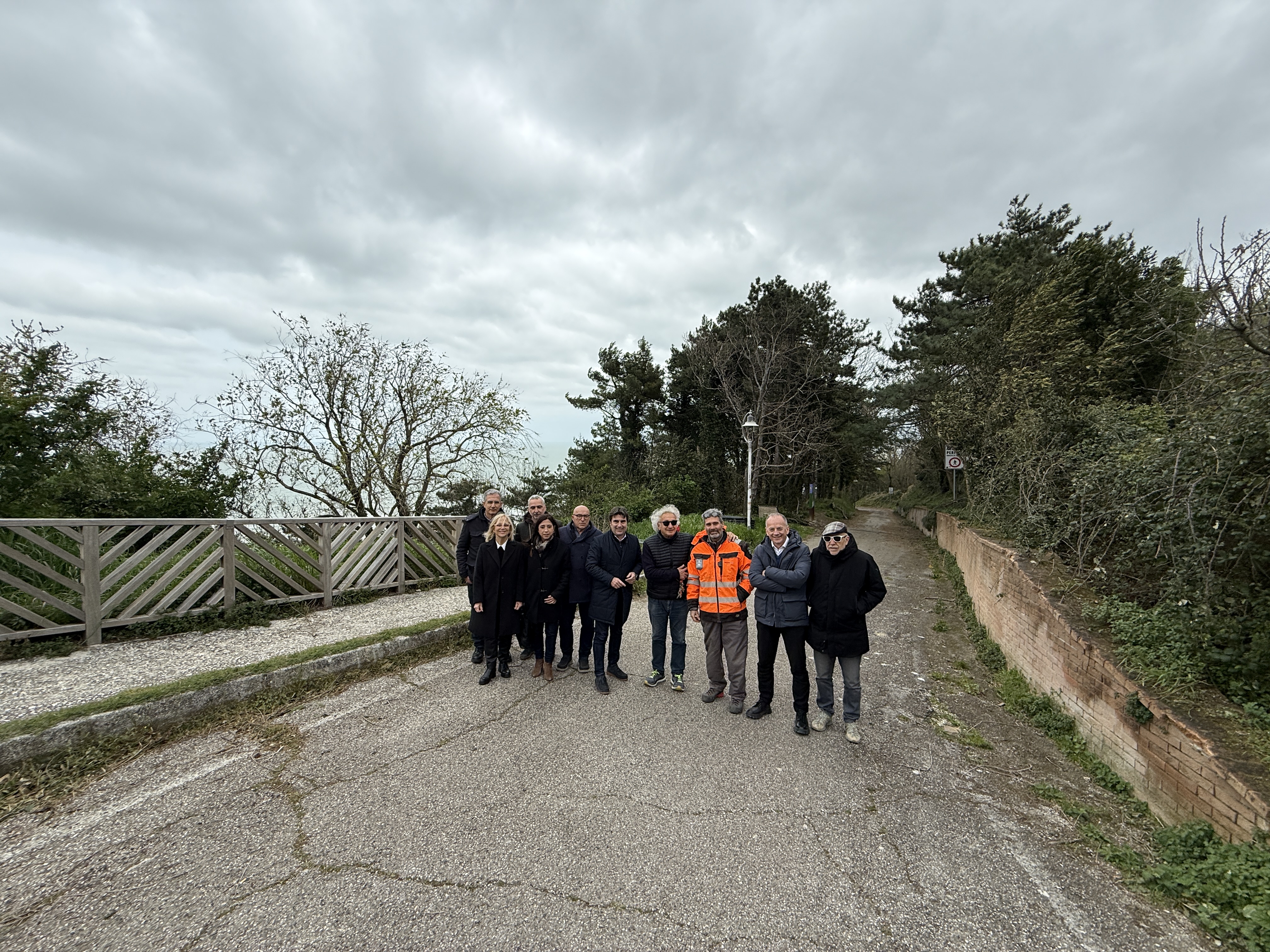Biancani e altri nella strada al mare di Fiorenzuola