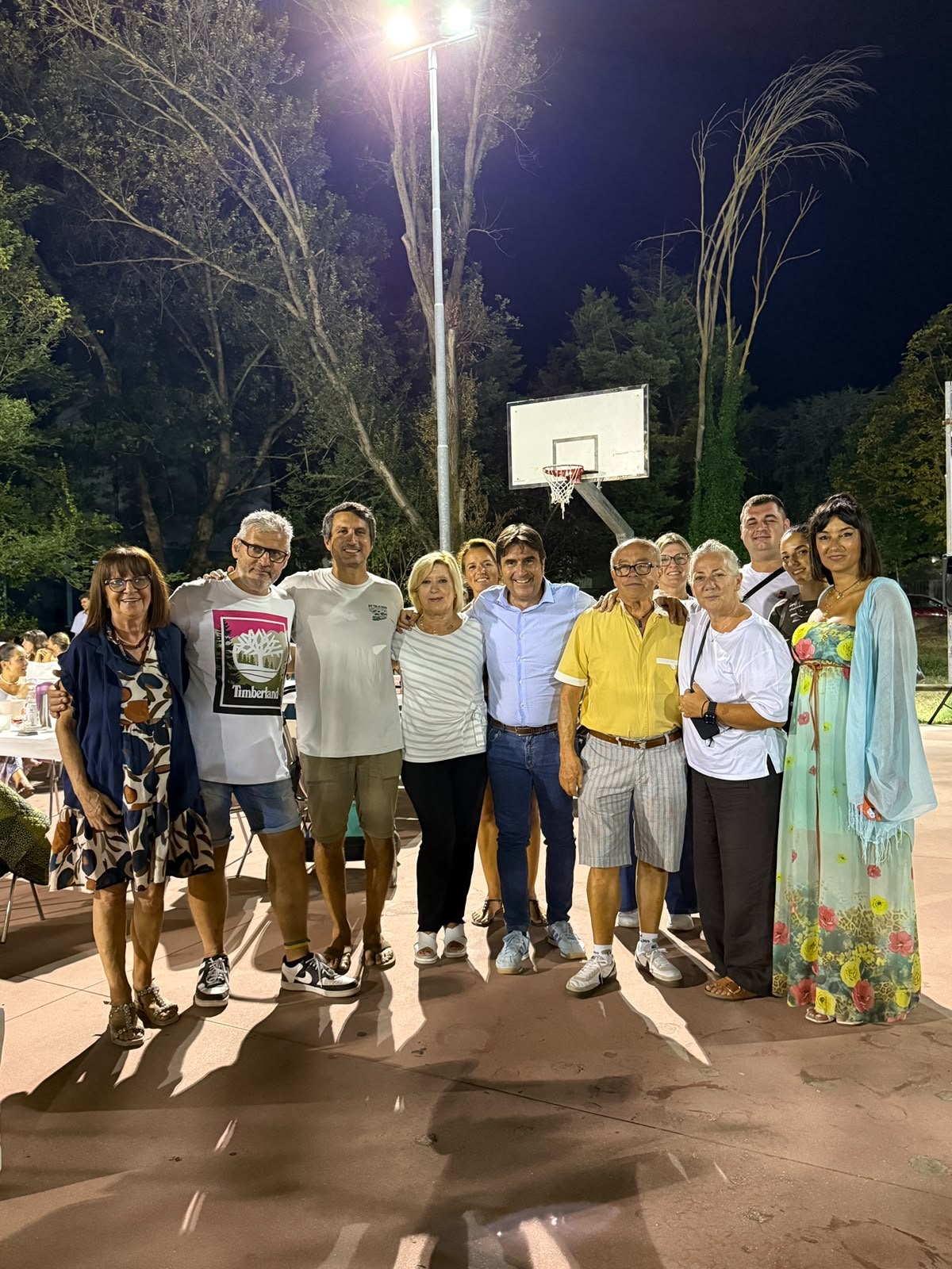 Biancani con ragazzi di Vismara